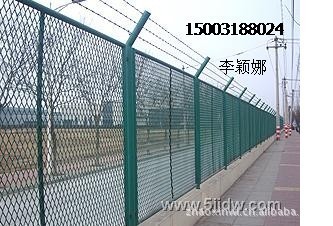 安平縣兆鑫網欄廠 專業制造雙邊絲、三折彎與小區護欄網，品質與服務的雙重保障